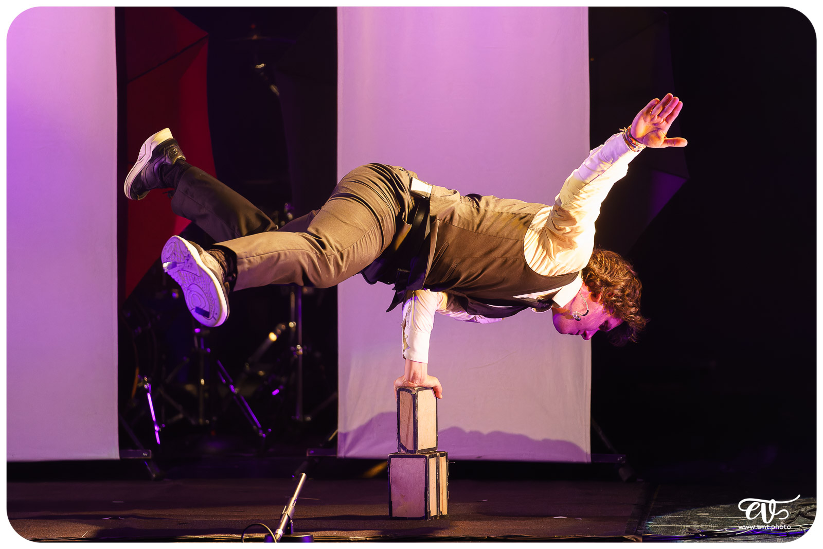 DRUM BROTHERS (LES FRÈRES COLLE)